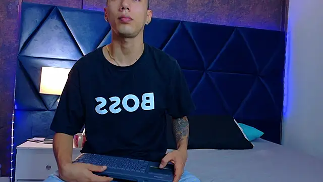 JustynSanshi online show from July 7, 6:11 pm