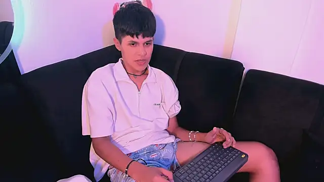 Andrew Conner online show from July 18, 5:47 am