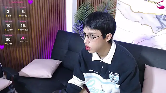 Martin tay online show from July 28, 8:01 pm
