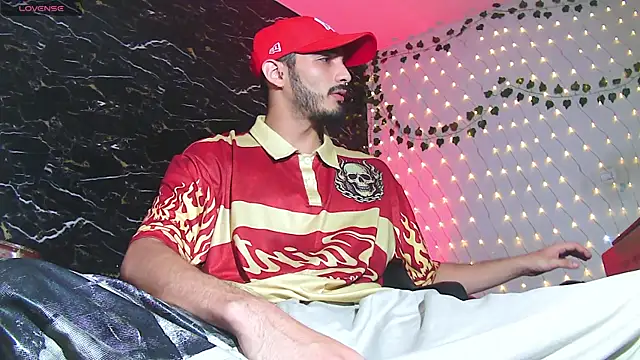 LovexJuxn77 online show from July 20, 9:27 pm
