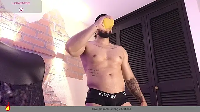 Enzo 001 online show from July 28, 7:39 pm