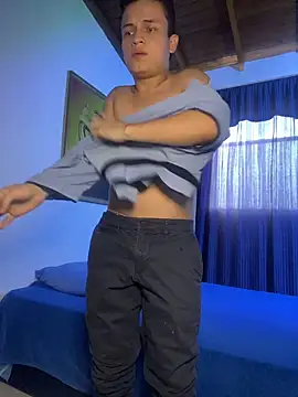  Leo Boy online show from July 28, 9:03 pm