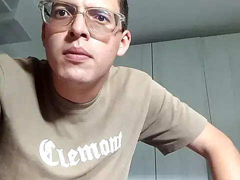 Mougly 426 online show from July 24, 4:36 pm