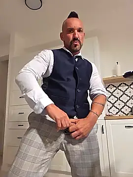 publicnakedman online show from July 25, 2:30 am