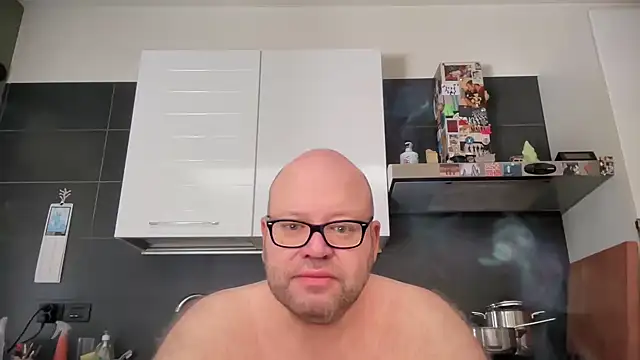 theitalianbear online show from July 25, 8:22 am