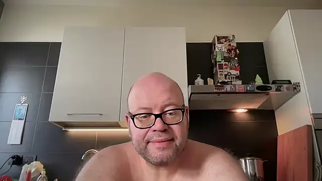 theitalianbear online show from July 26, 10:45 am
