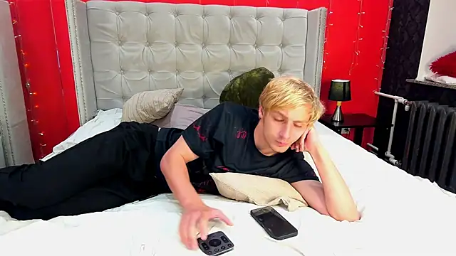 DamonLux  online show from July 27, 7:15 am