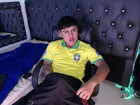 NoahBrowns  online show from July 28, 12:48 pm