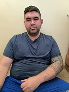 bichubbyguy online show from August 9, 7:20 pm