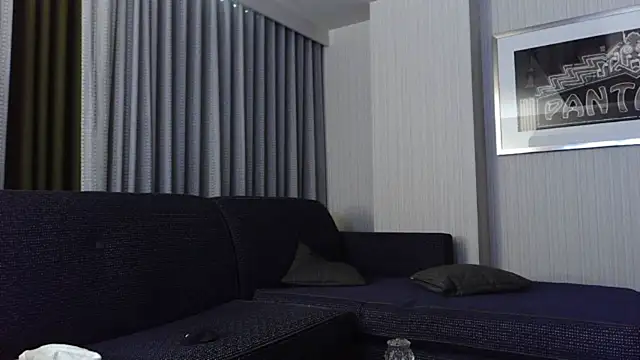 Str8ButNot2day online show from August 9, 6:36 pm