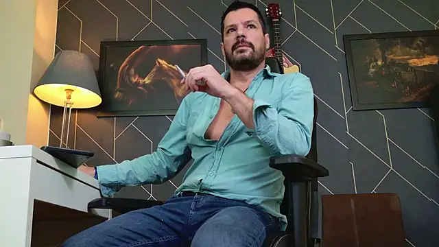 ChrisKox online show from December 18, 6:53 am