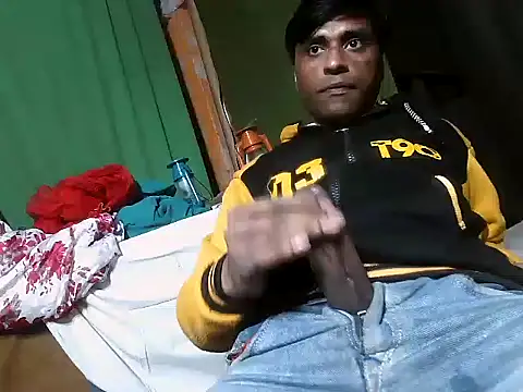 Snapshot of desiboy1101 chatting on February 27, 3:36 am desiboy1101 online show from February 27, 3:36 am