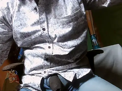 Snapshot of desiboy1101 chatting on February 2, 5:10 am desiboy1101 online show from February 2, 5:10 am