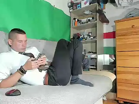 viraglaci18xh online show from October 4, 3:06 pm