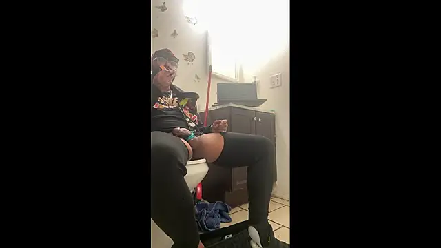 NympHoLuva online show from February 16, 8:29 pm