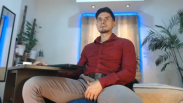 Andrew 4  online show from June 24, 3:42 am