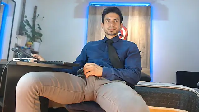 Andrew 4  online show from February 15, 6:52 am