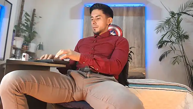 Andrew 4  online show from June 13, 5:27 am