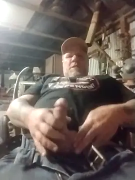 Reddog833 online show from April 11, 7:26 am