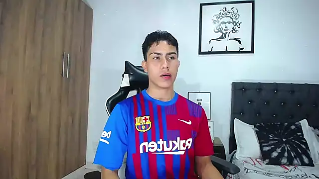 Snapshot of AlanNaughty chatting on October 16, 12:51 am AlanNaughty online show from October 16, 12:51 am