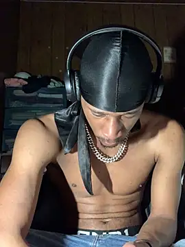 Snapshot of Tristris100 chatting on December 19, 3:51 am Tristris100 online show from December 19, 3:51 am