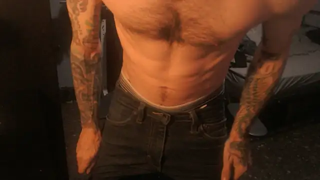 SexxxyLouis online show from April 2, 7:22 pm