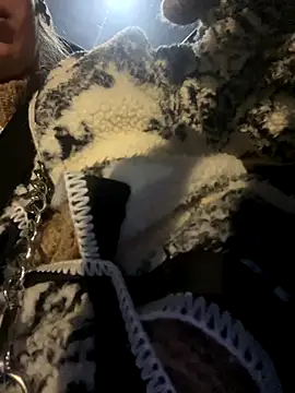 Elvira75 online show from December 14, 7:04 am