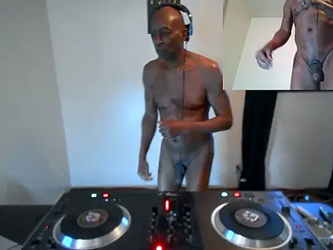 longdick4you8686 online show from January 15, 10:01 pm