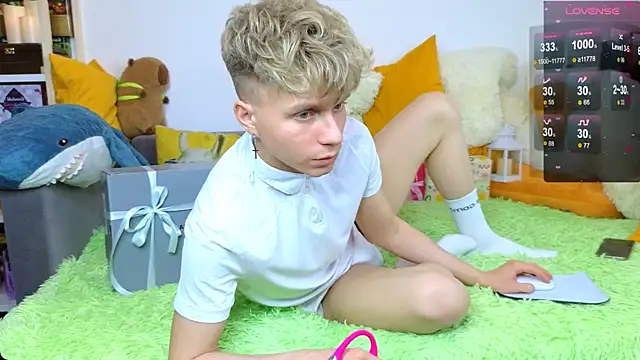 LandelRay online show from April 4, 8:11 am