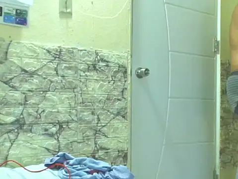 thesugar32 online show from April 17, 12:30 pm