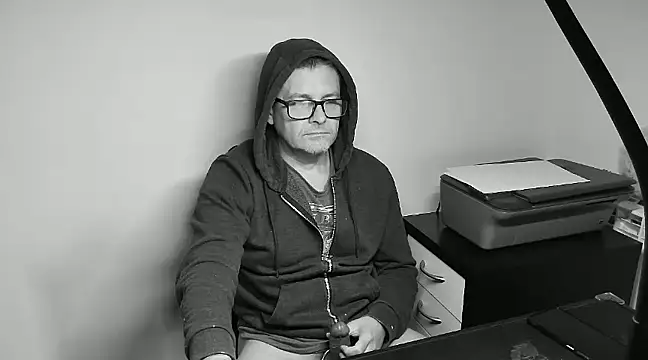 Snapshot of qpmario@xh chatting on December 26, 8:18 am qpmarioxh online show from December 26, 8:18 am