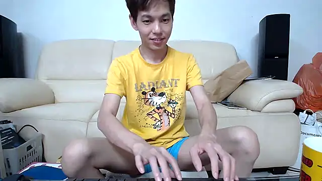 Snapshot of andrewooi chatting on October 23, 7:39 pm andrewooi online show from October 23, 7:39 pm