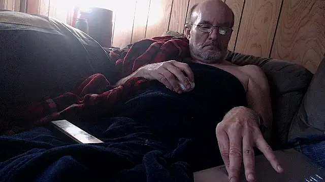 snickers1 online show from April 8, 2:15 pm