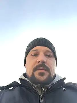 DanielOhCool online show from February 11, 11:21 am