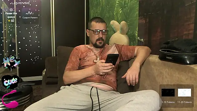 DanielOhCool online show from December 23, 6:27 pm