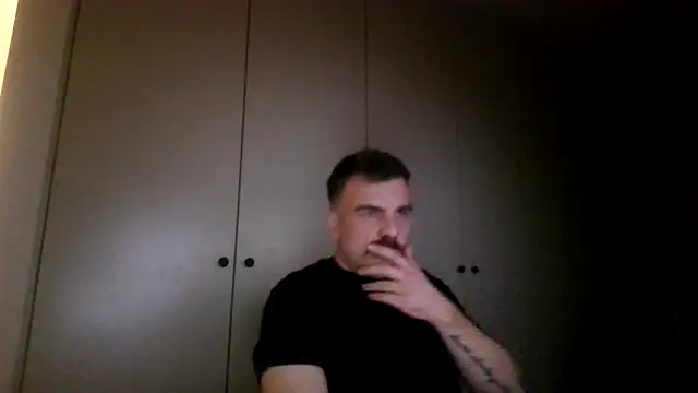 Snapshot of mrbigballs chatting on October 26, 11:40 pm mrbigballs online show from October 26, 11:40 pm
