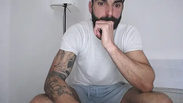 Verycutex online show from February 18, 8:05 am