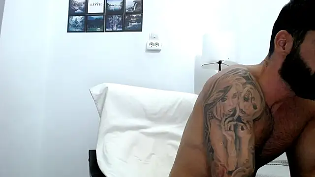 Verycutex online show from October 25, 3:25 pm