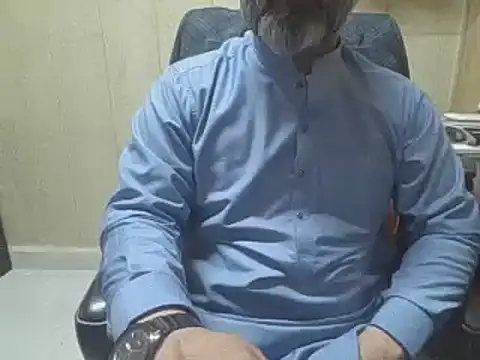 hairymaster95 online show from December 15, 7:38 am