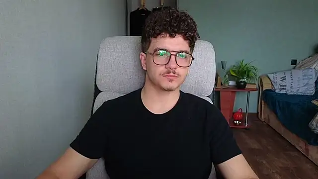 Remy Miles online show from November 12, 7:58 am