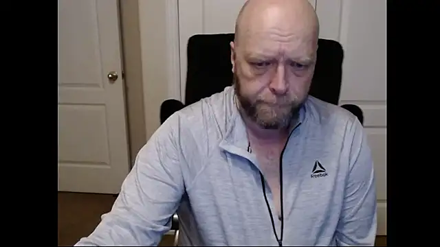 Snapshot of daveletsplay chatting on December 26, 12:59 pm daveletsplay online show from December 26, 12:59 pm