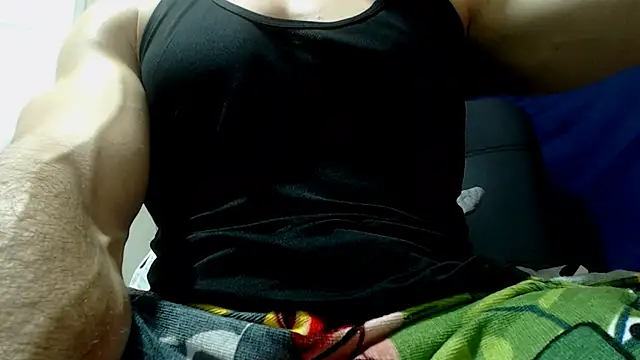 sexy fit guy on cam online show from July 12, 4:09 pm