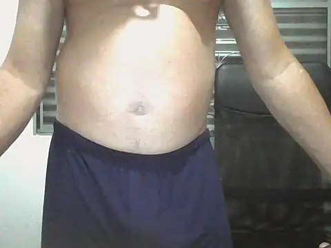 Snapshot of niceguyjr chatting on October 18, 10:31 am niceguyjr online show from October 18, 10:31 am