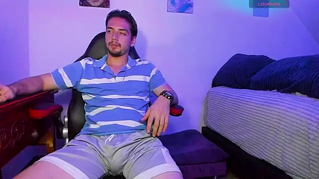 Alex smith00 online show from January 23, 1:19 am