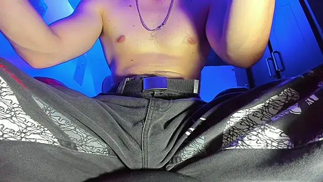 Alex smith00 online show from February 12, 6:47 pm