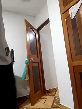 marindanielf online show from November 6, 12:02 am