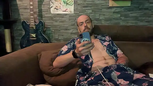 kissfreak85 online show from June 20, 1:54 am