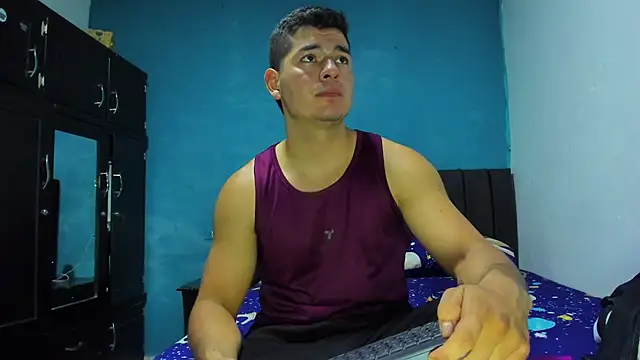 VincentSavage online show from August 7, 12:06 am