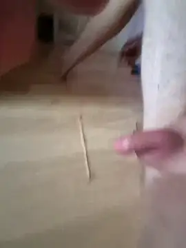 Hornynylonlad87 online show from April 20, 3:03 pm