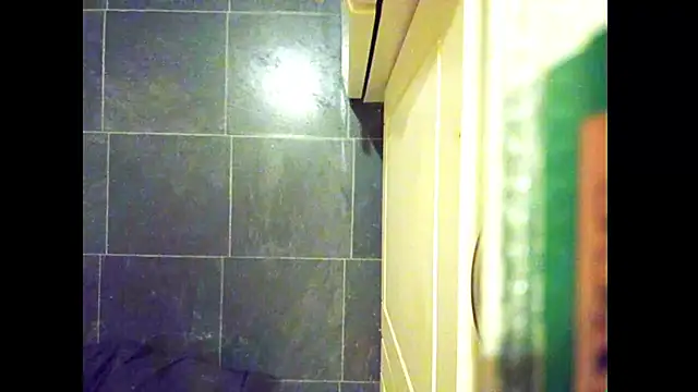 hairyuncut00 online show from April 16, 9:50 pm